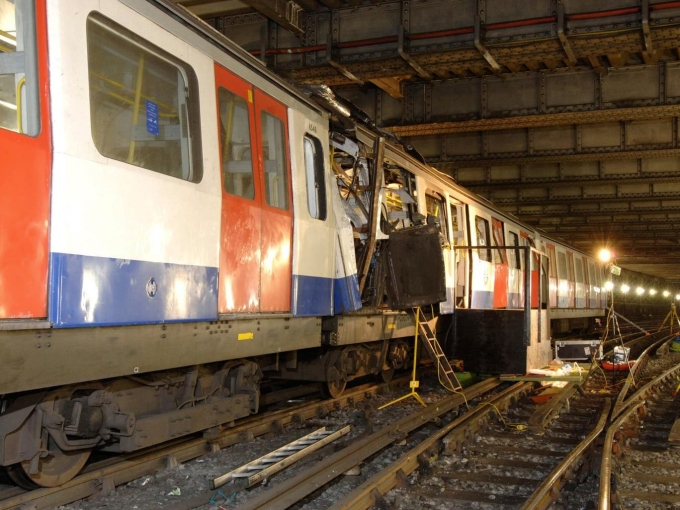 Ga Aldgate sau vụ tấn công ngày 7/7/2005. Ảnh: Met Police/PA