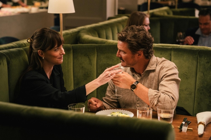 Cảnh nhân vật Lucy và Harry hẹn hò trong Materialists. Ảnh: Sony Pictures