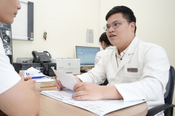 Bí tiểu ở người cao tuổi: Nguyên nhân và tác hại cần biết
