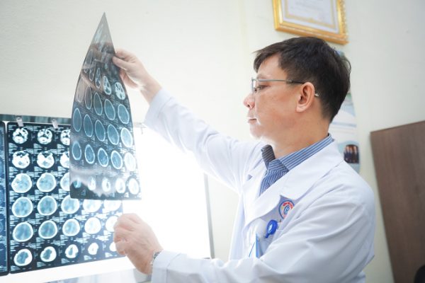 Cứu sống bé trai bị thương sọ não do cây đổ: Hành trình 67 ngày