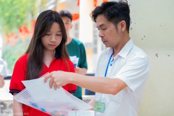 Chọn tổ hợp môn lớp 10 để đỗ và vào đại học