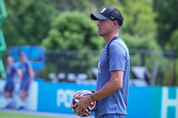 Enrique: PSG cần thay đổi để sống còn