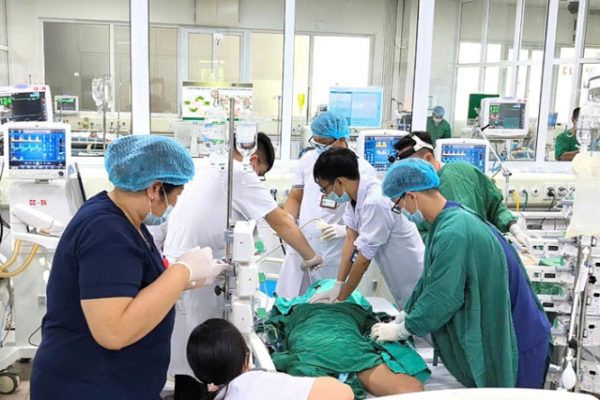 Nguy kịch tính mạng vì ăn tiết canh, lòng lợn