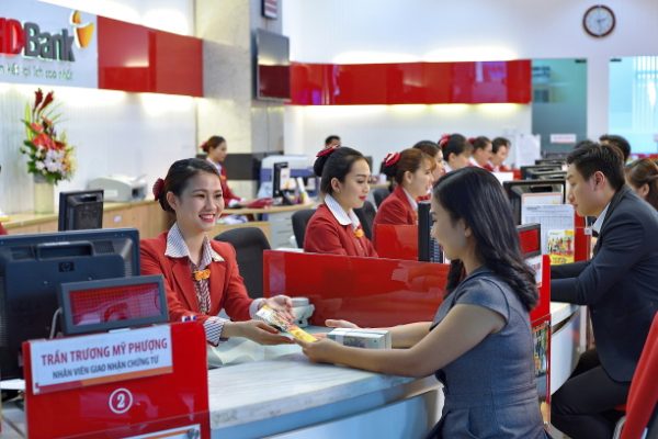 HDBank: Lợi nhuận nửa đầu năm vượt 10.000 tỷ đồng