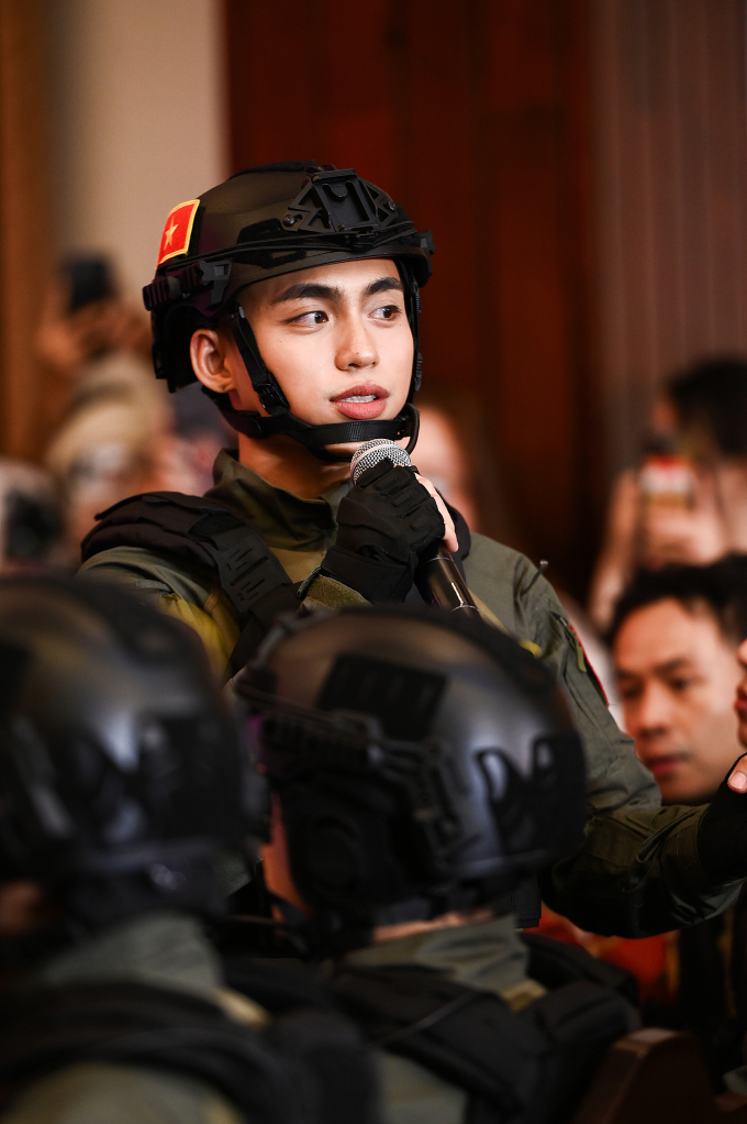 Mono là nghệ sĩ gen Z duy nhất của chương trình. Ảnh: Ban tổ chức cung cấp