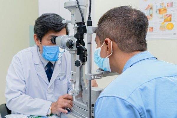 Nhầm lẫn bệnh tuổi già với đục thủy tinh thể: Cảnh giác!