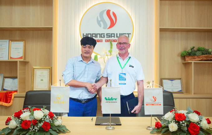 Đại diện Hoàng Sa Việt trong buổi ký hợp tác Nidec Elevator. Ảnh: Hoàng Sa Việt