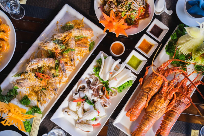 Hải sản tại đây được đảm bảo tươi sống, bảo quản đạt chuẩn để mang đến những món ăn chất lượng. Ảnh: Ngọc Phương Nam