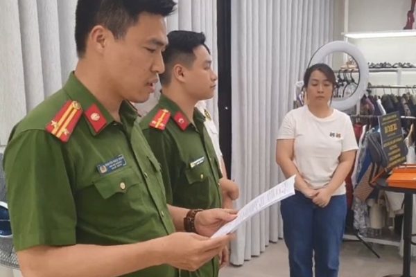 Trốn thuế 800 tỷ từ bán đồng hồ, kim cương online?