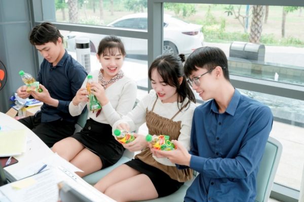 Giới trẻ ‘săn’ thưởng Trà Xanh Không Độ: Cơ hội trúng lớn!