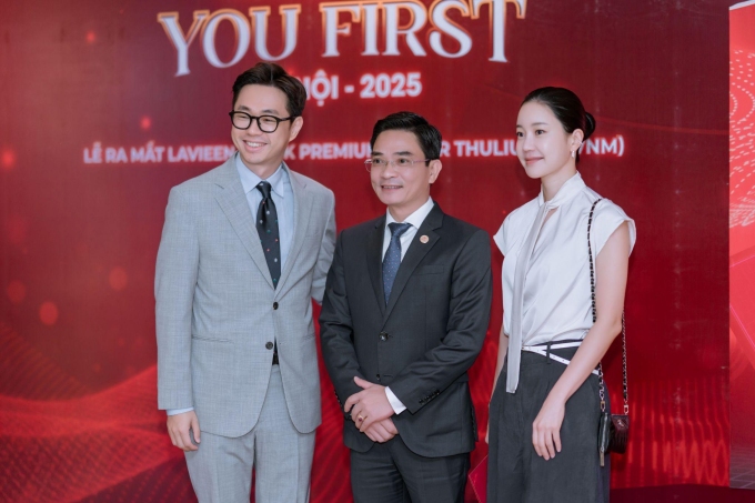 CEO Bemed Nguyễn Thế Hùng bên vợ chồng ông Kim Jung Hyun - CEO tập đoàn Wontech. Ảnh: Bemed