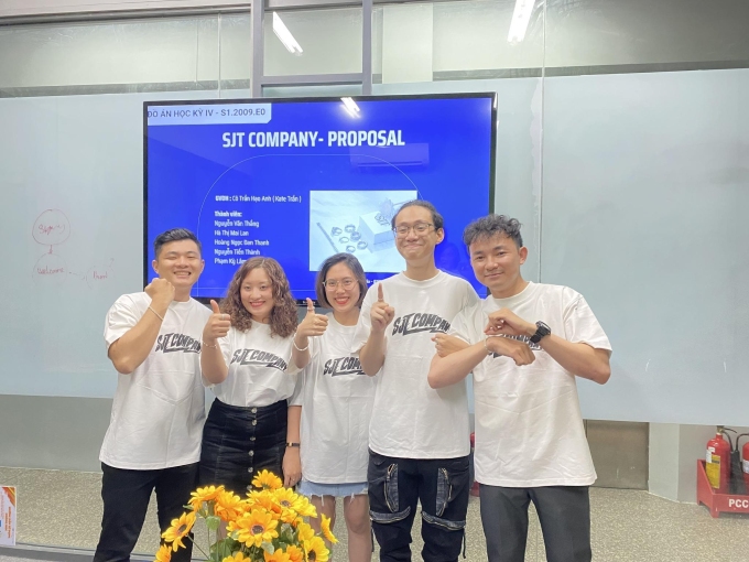 Sinh viên tham gia dự án thật tại FPT Skilling. Ảnh: FPT Skilling
