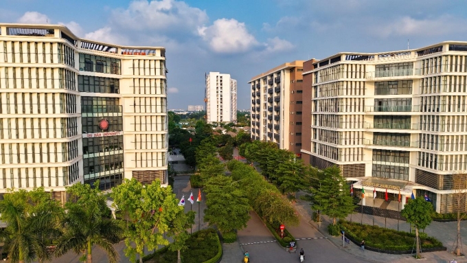 Quần thể xanh, sạch, đẹp rộng hơn 10 ha của DNU. Ảnh: DNU