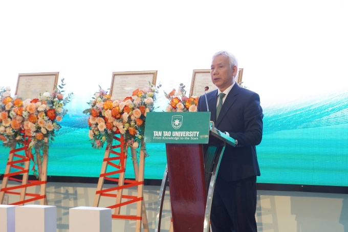 TS. Dương Mộng Hà, Giám đốc Trung tâm Kiểm định chất lượng giáo dục Sài Gòn phát biểu tại buổi lễ. Ảnh: Trường Đại học Tân Tạo