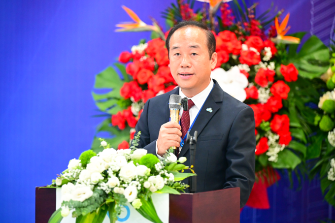 PGS.TS Nguyễn Thanh Tùng phát biểu nhận nhiệm vụ Hiệu trưởng. Ảnh: CMC