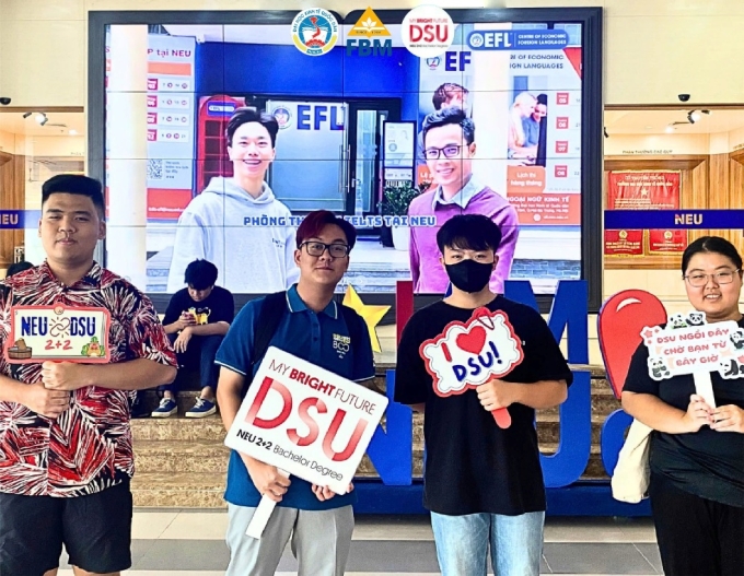 Cơ hội nghề nghiệp rộng mở cho sinh viên khoa Quản trị kinh doanh. Ảnh: NEU