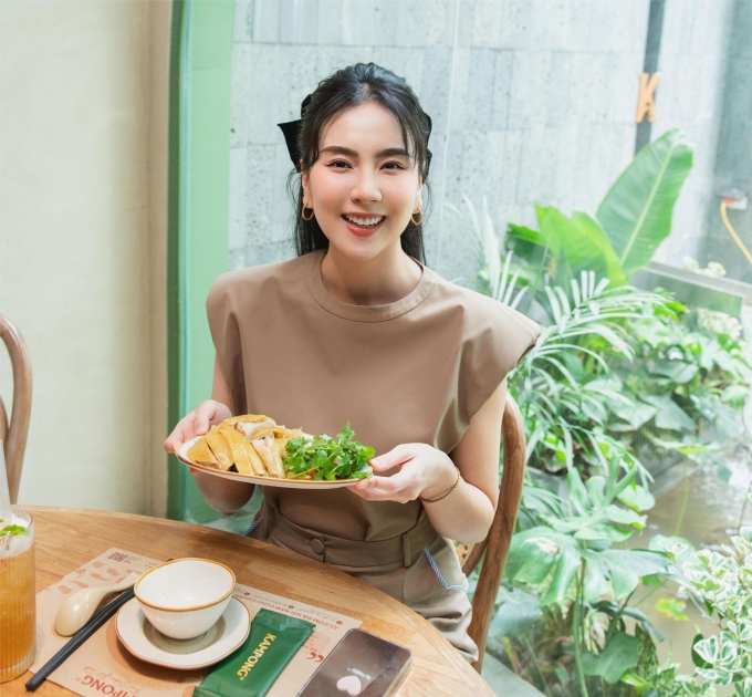 MC Mai Ngọc fan trung thành của Kampong từ những ngày đầu khai trương. Ảnh: Kampong