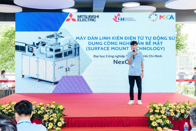 Đội NexCore từ IUH giành giải Nhất với đề tài Máy dán linh kiện điện tử tự động sử dụng công nghệ gắn bề mặt - Surface Mount Technology. Ảnh: MECA 2025