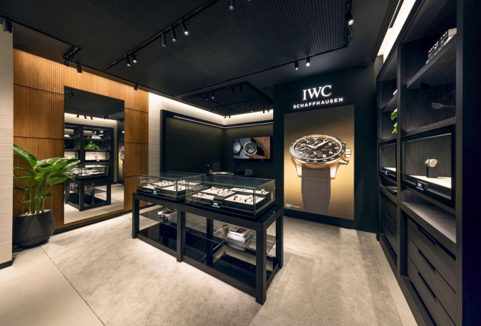 Khách hàng có thể khám phá trọn vẹn các bộ sưu tập biểu tượng của IWC tại Việt Nam. Ảnh: S&S Group