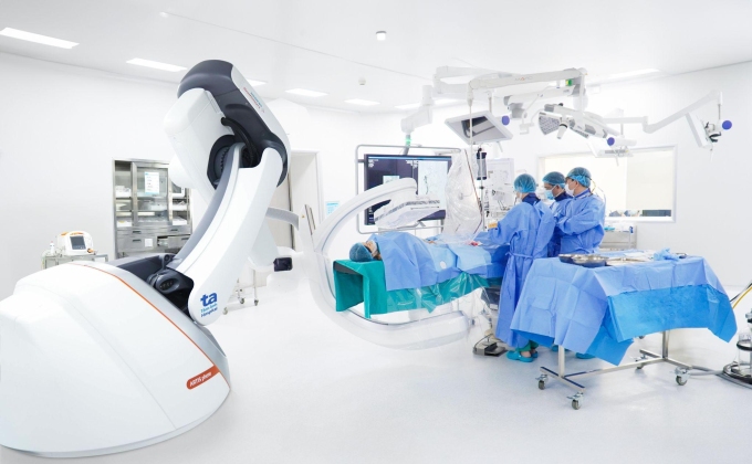 Hệ thống phòng mổ Hybrid tích hợp cánh tay Robot Artis Pheno hỗ trợ bác sĩ trong các ca phẫu thuật chấn thương phức tạp. Ảnh: BVĐK Tâm Anh