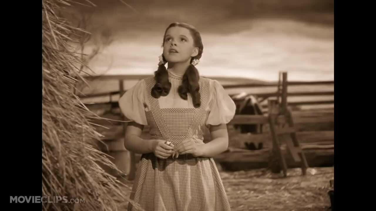 Judy Garland hát "Over the rainbow" trong The Wizard of Oz