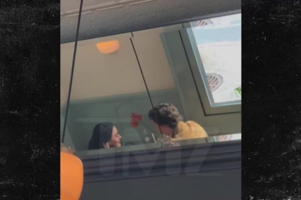 Katy Perry ăn tối cùng cựu Thủ tướng Canada: Tin tức giải trí