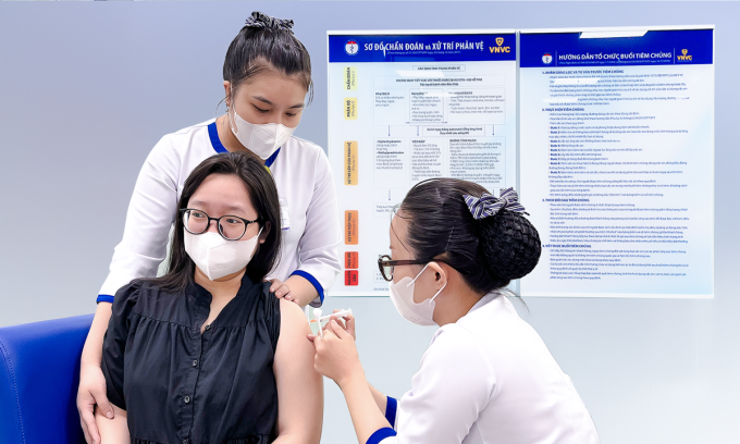 Người trẻ tiêm vaccine phòng uốn ván tại Trung tâm tiêm chủng VNVC. Ảnh: Diệu Thuần