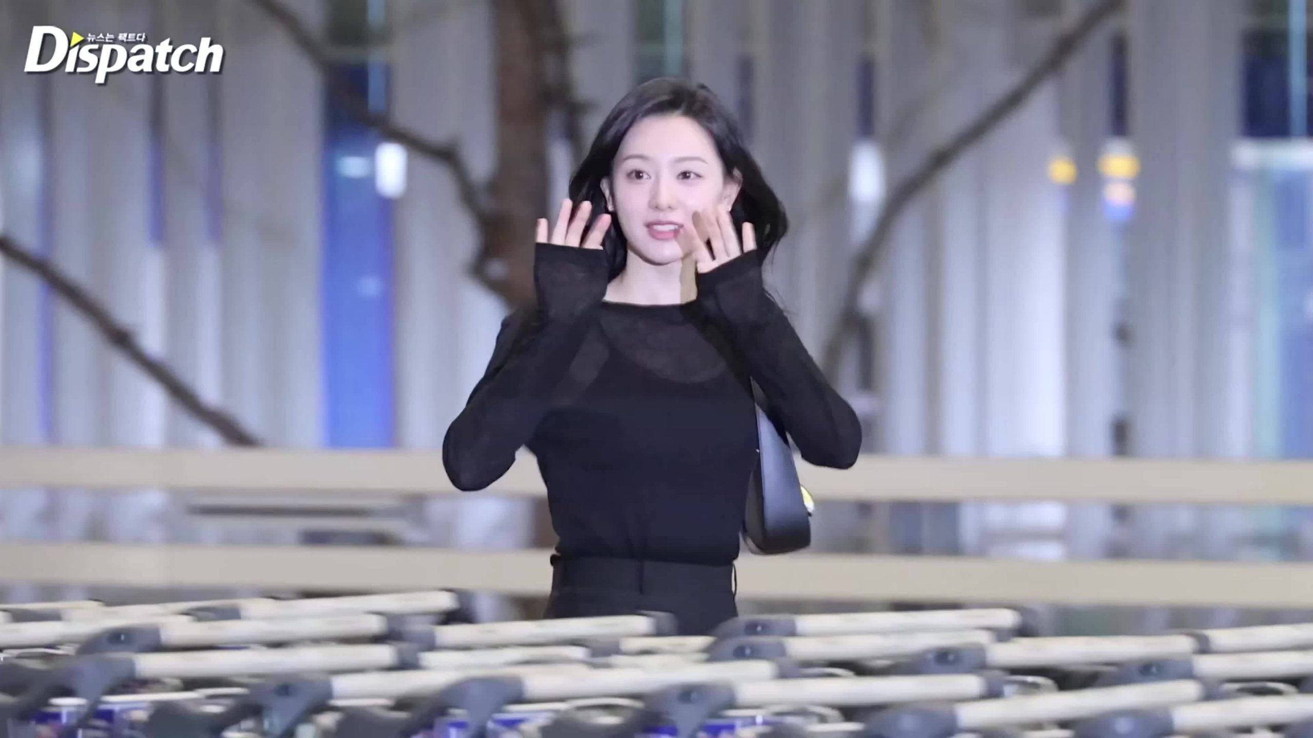 Kim Ji Won xuất ngoại đến Macau