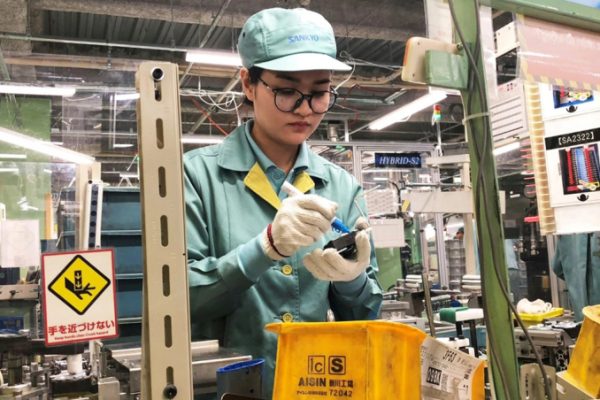 Nhật Bản giới hạn phí dịch vụ cho công ty phái cử lao động