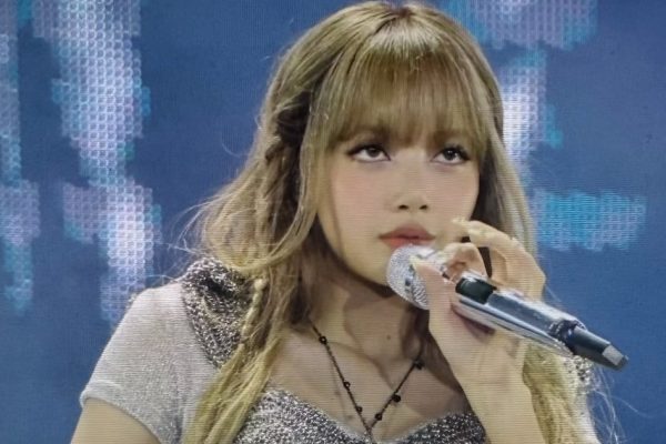 Blackpink tái xuất: Những màn trình diễn “bốc lửa” khuấy đảo sân khấu