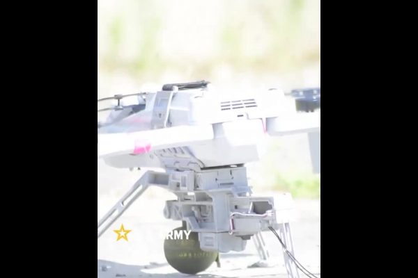 Quân đội Mỹ bị chỉ trích vì video drone thả lựu đạn