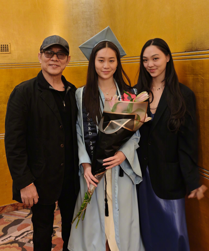 Lý Liên Kiệt và hai con Jada (giữa), Jane.