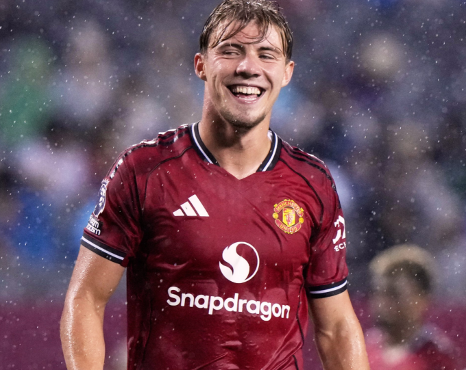 Rasmus Hojlund phản ứng trong trận. Ảnh: AP