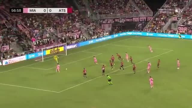Messi kiến tạo bàn mở tỷ số trận hòa Atlas