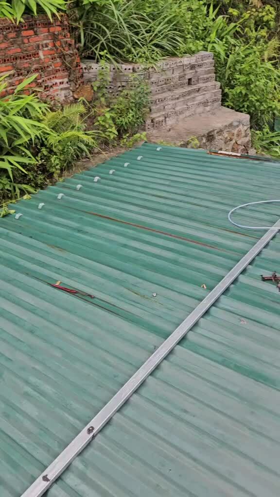 Muôn cách chống bão của người dân ven biển