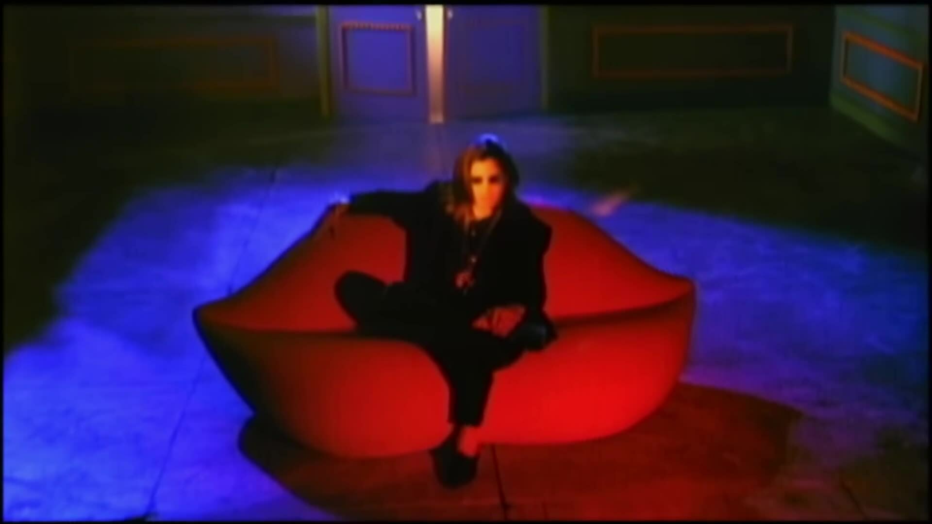 MV "No More Tears" của Ozzy Osbourne
