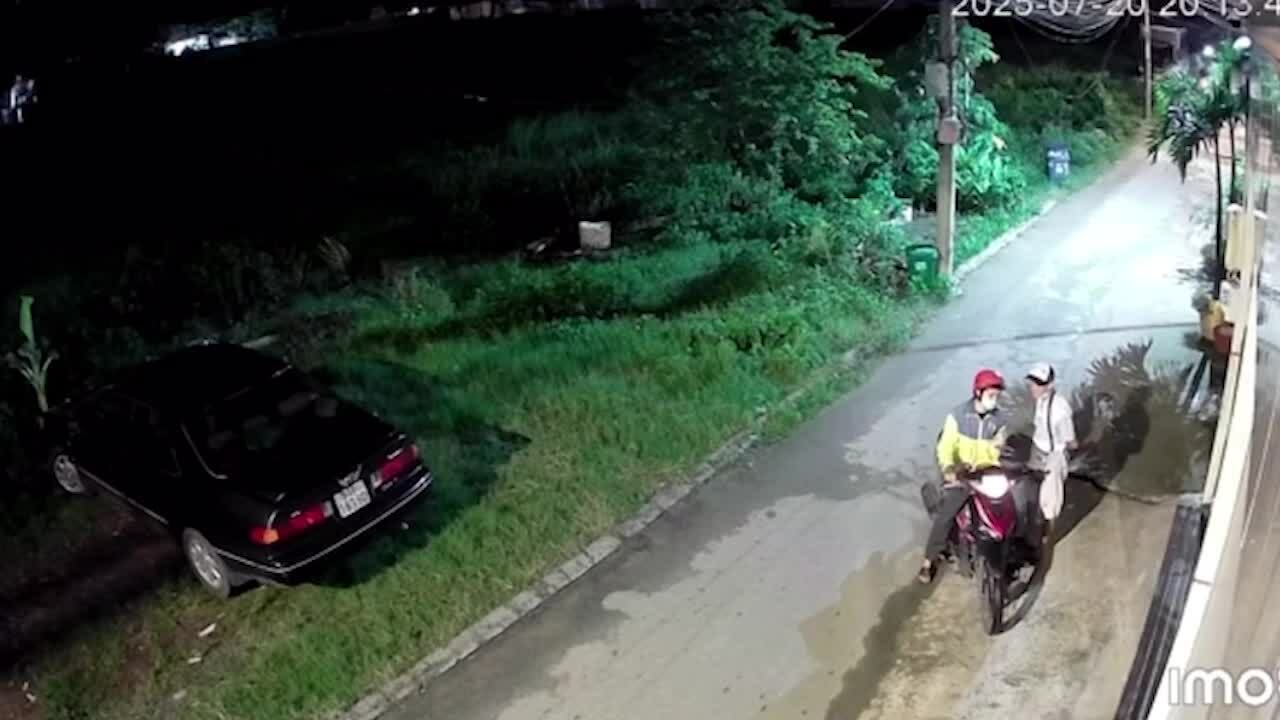 Nam thanh niên cướp 100 tờ vé số của người tàn tật
