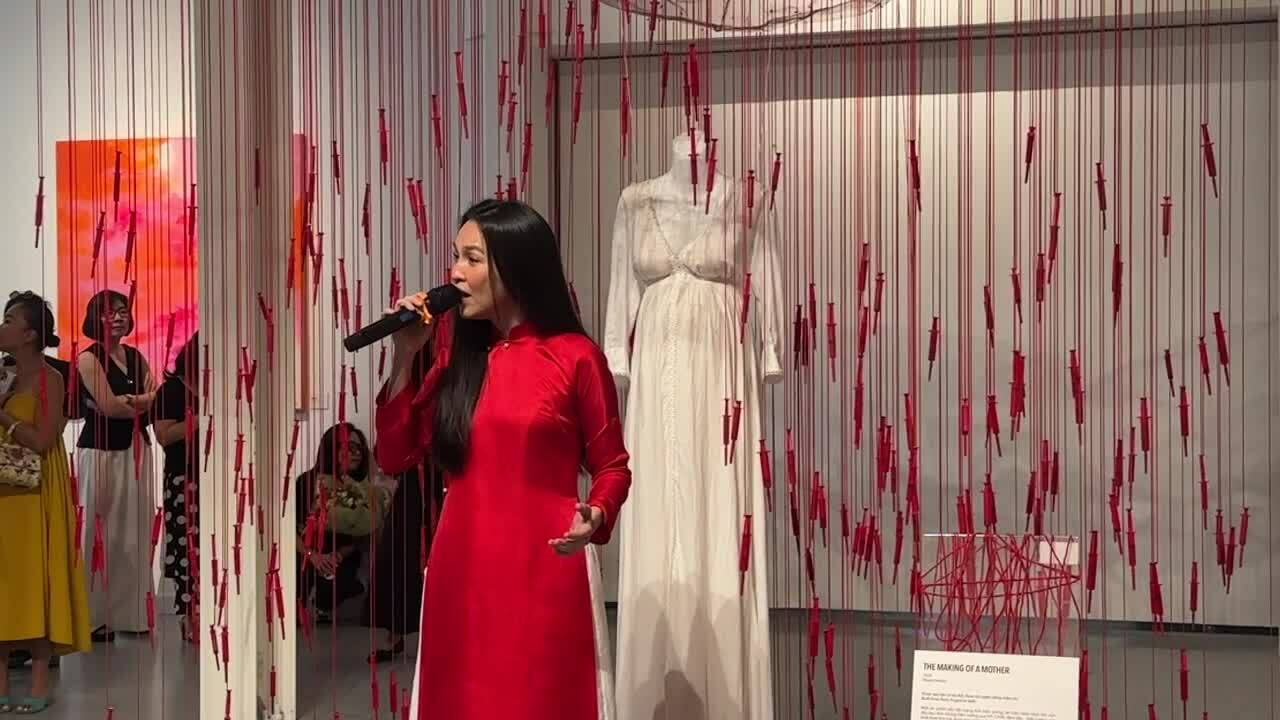 Ngô Thanh Vân khóc khi nghe Hiền Thục hát "Nhật ký của mẹ"