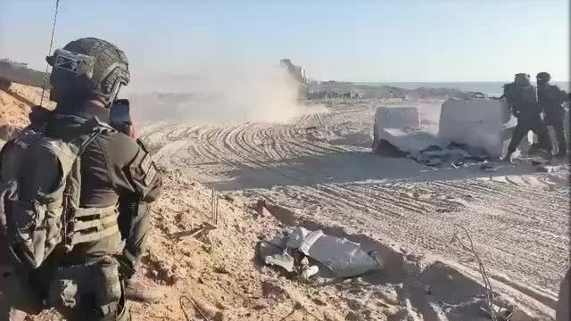 Người dân Gaza nhận viện trợ