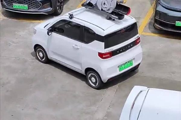 Ô tự động gắn nóc xe: Thiết kế độc đáo thu hút mọi ánh nhìn