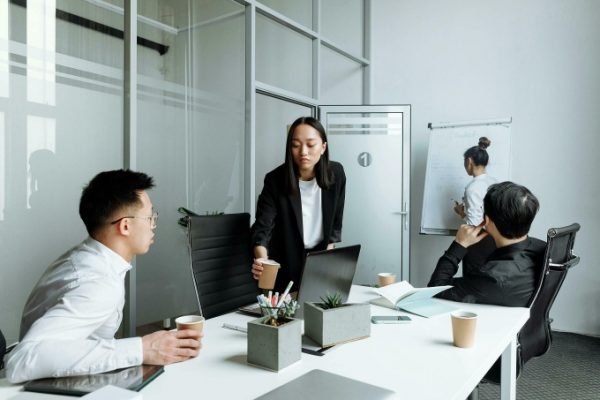 Gen Z: Những lỗi ứng xử nơi công sở cần tránh