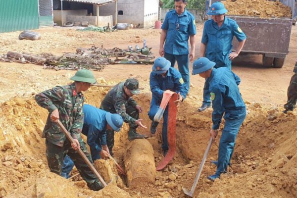 Phát hiện bom 350kg trong vườn nhà