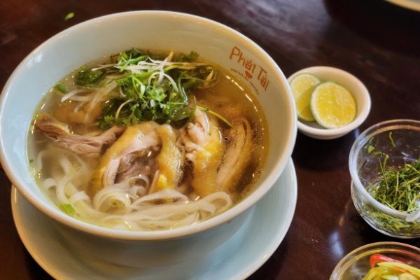 Top 5 Quán Phở Đêm Ngon Nhất TP.HCM