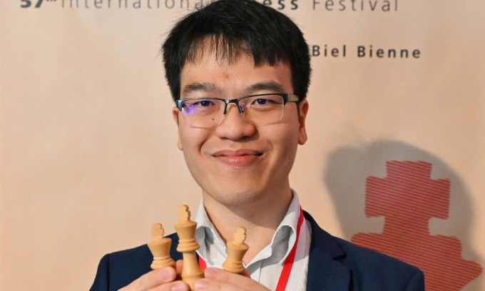 Quang Liêm sau chức vô địch Biel Grandmasters tại Trung tâm Hội nghị Biel, Thụy Sĩ ngày 25/7/2024. Ảnh: BCF