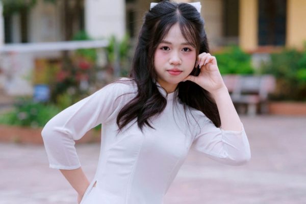 Nữ sinh trường làng đỗ thủ khoa lớp 10 Hà Nội: Bí quyết thành công