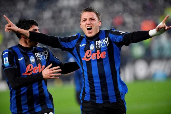 Đối thủ Ronaldo chiêu mộ Vua phá lưới Serie A: Tin chuyển nhượng hot