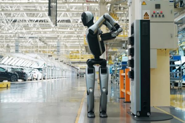 Robot hình người tự thay pin: Bước tiến công nghệ mới