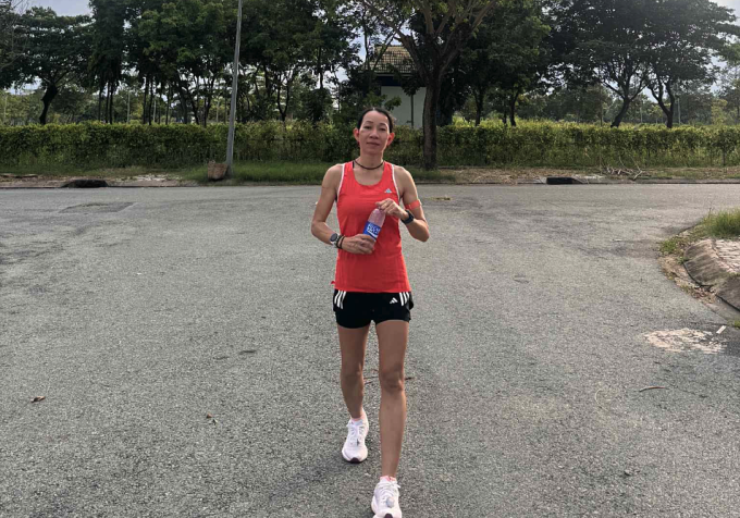 Kha Ly ở thời điểm 3 tuần sau tai nạn, khi cô bắt đầu tập nhẹ trở lại. Ảnh: Nhân vật cung cấp