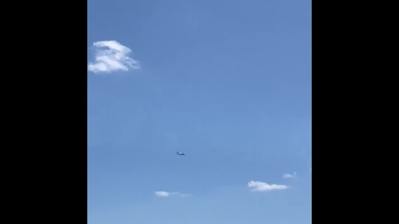 Siêu vận tải cơ An-124 lần đầu bay trên Kiev sau ba năm