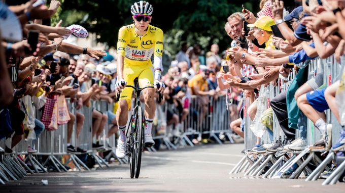 Pogacar khi về đích tại một chặng đua ở Tour de France 2025. Ảnh: Reuters